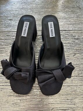 Steve Madden Black Bow Block Heel Mules